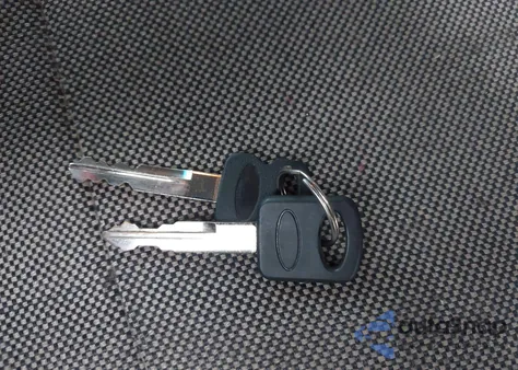 1999 Ford E-150 Commercial/Recreational from USA, damaged, VIN 1FTRE1427XHA18047